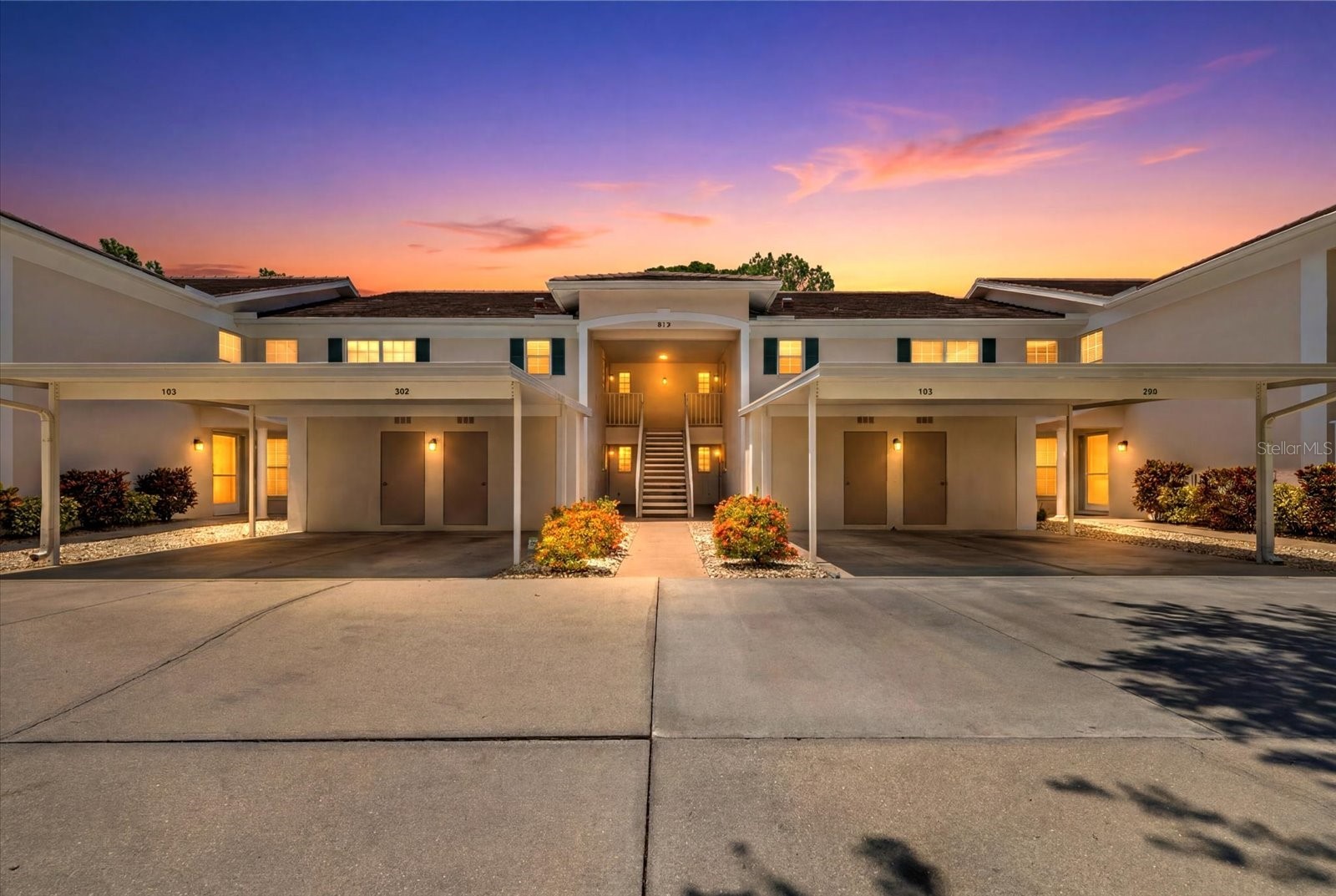 813 MONTROSE DRIVE 102