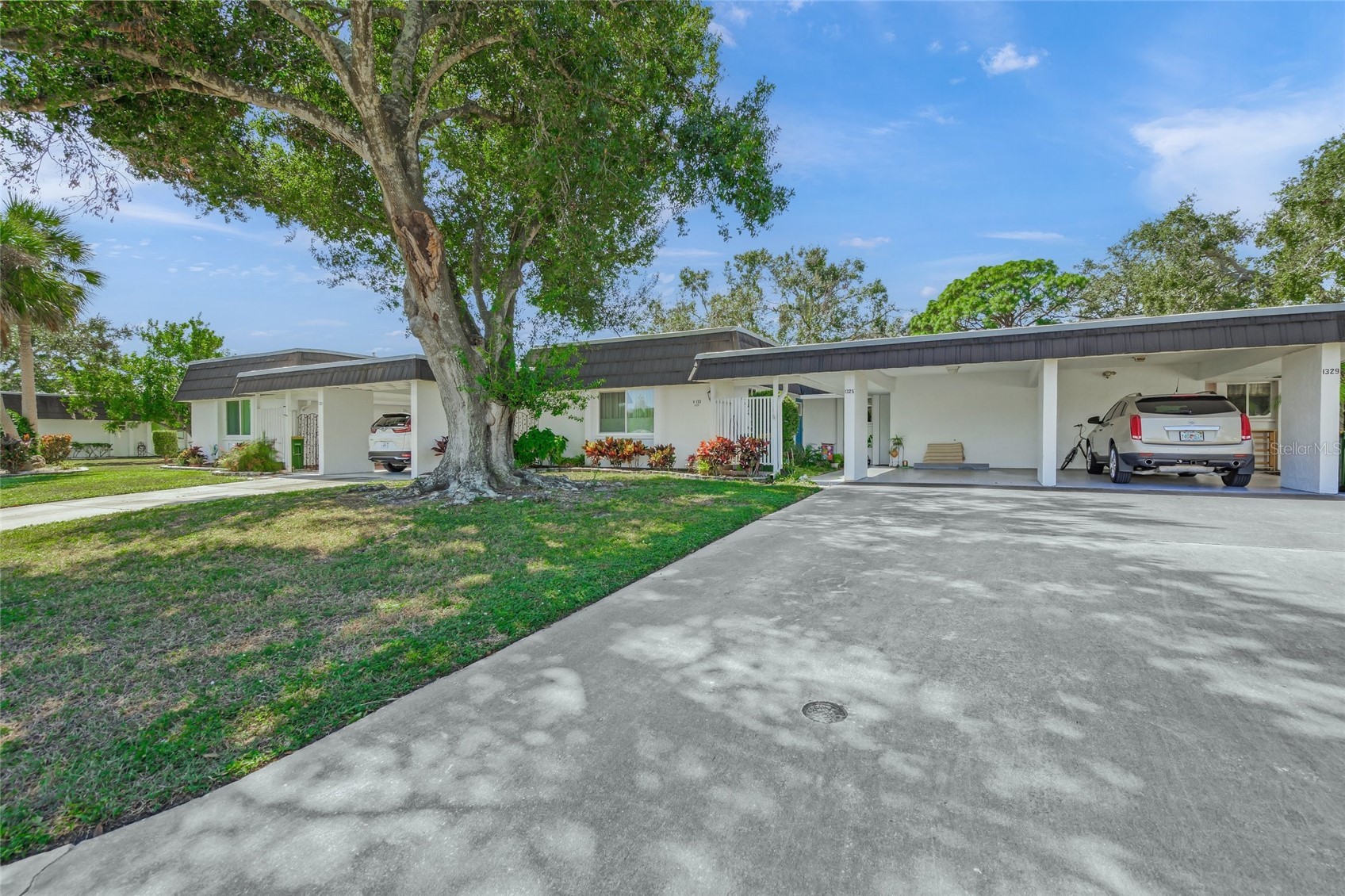 1325 GLEN OAKS DRIVE E 133