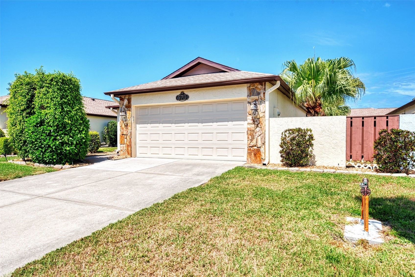 570 FOXWOOD BOULEVARD 196