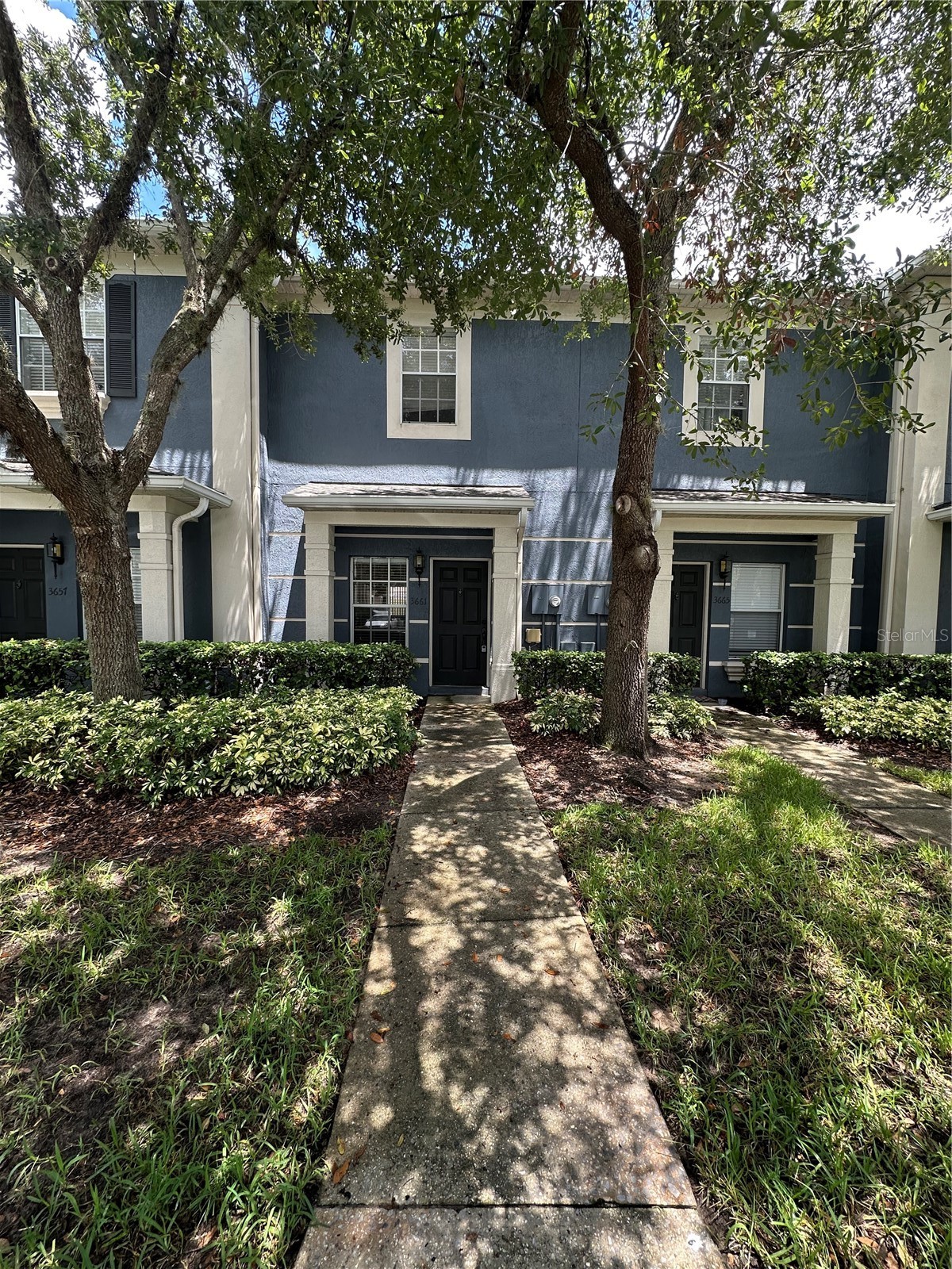3661 WILSHIRE WAY ROAD 76