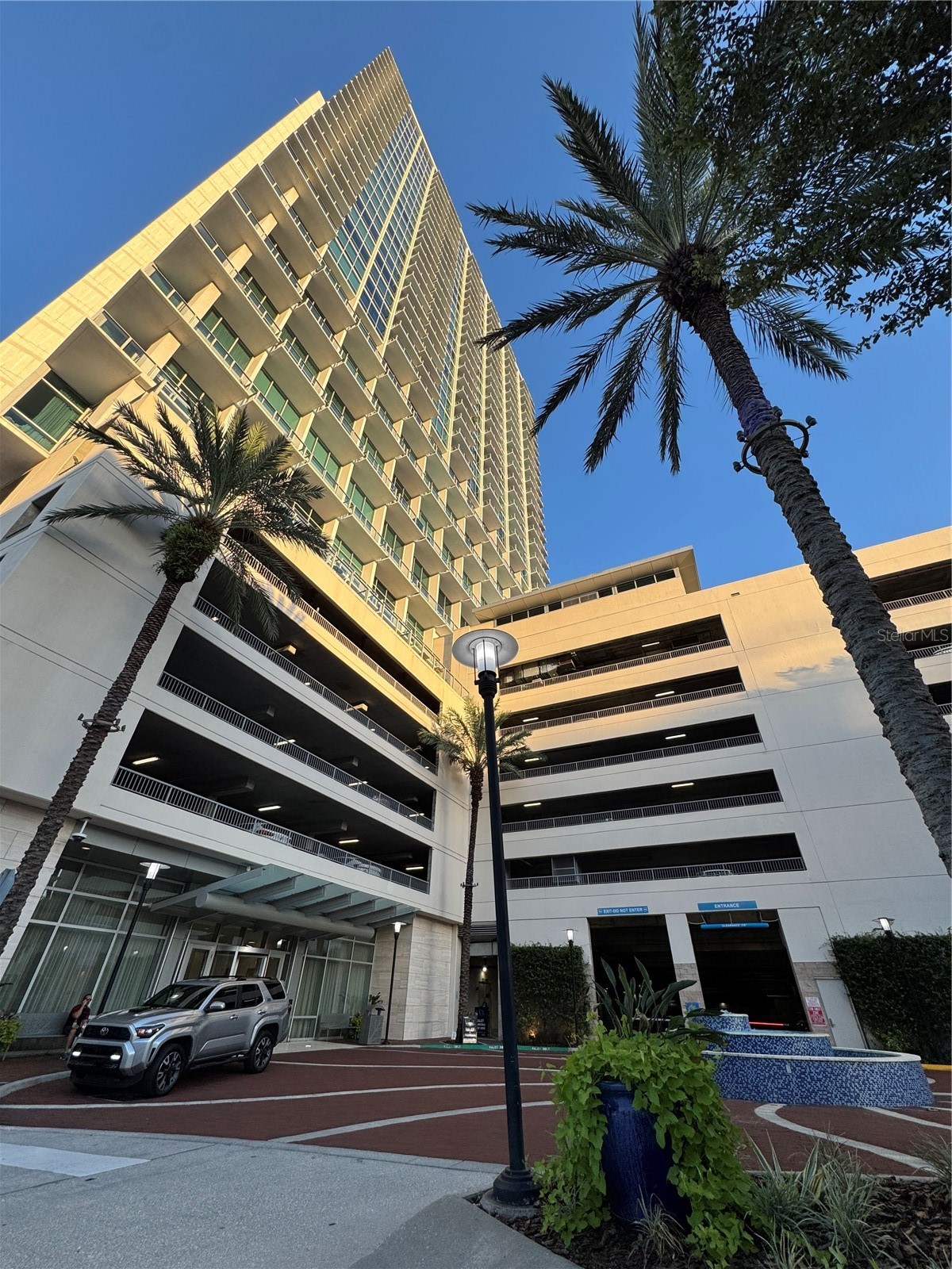 150 E ROBINSON STREET 29B