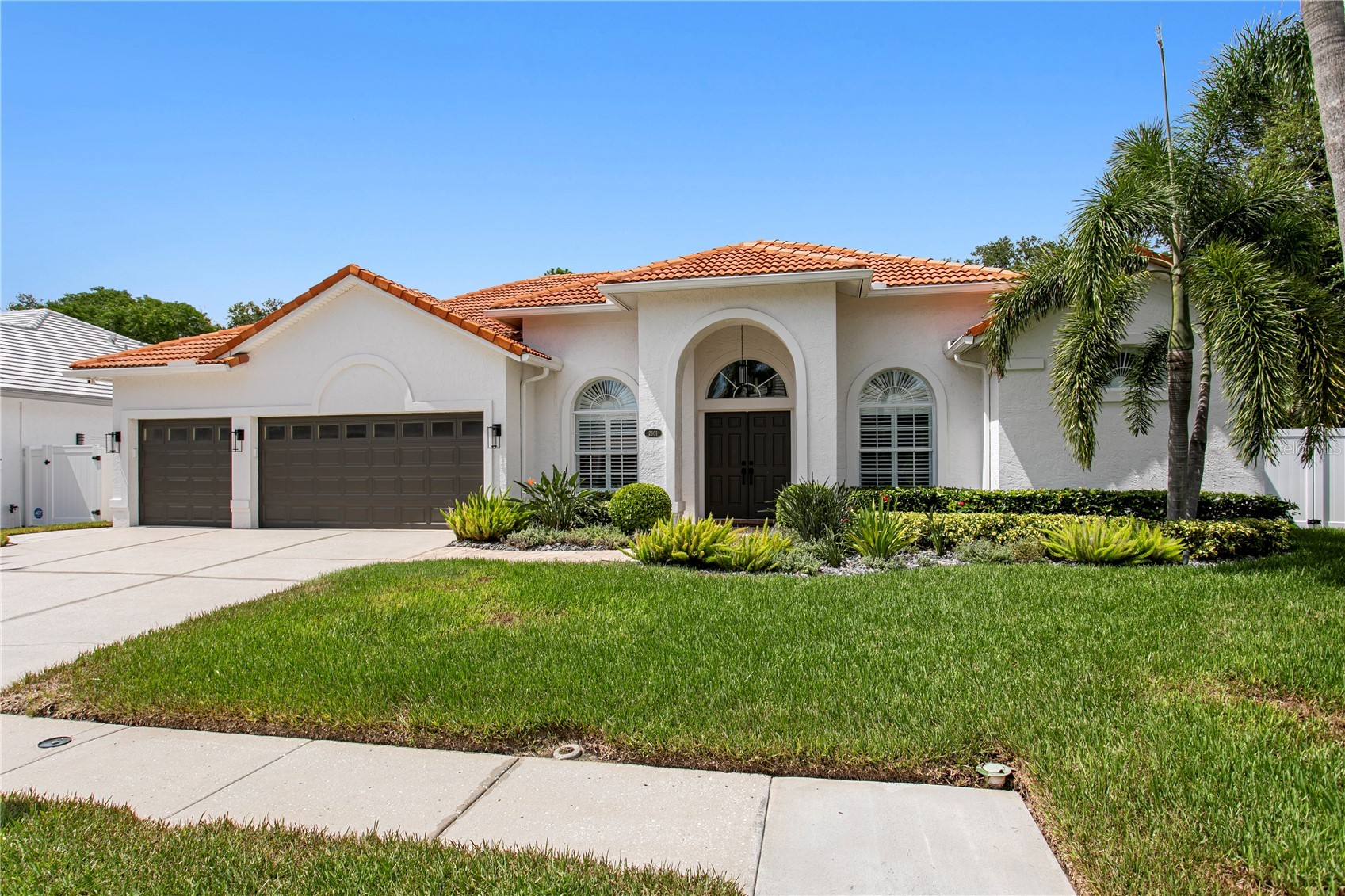 2801 SHORE BREEZE DRIVE