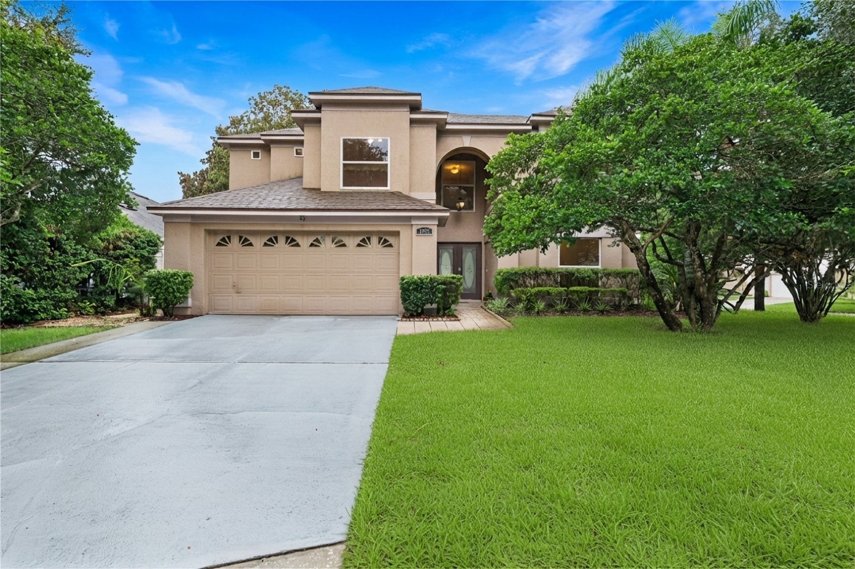 1025 OCEANBREEZE COURT