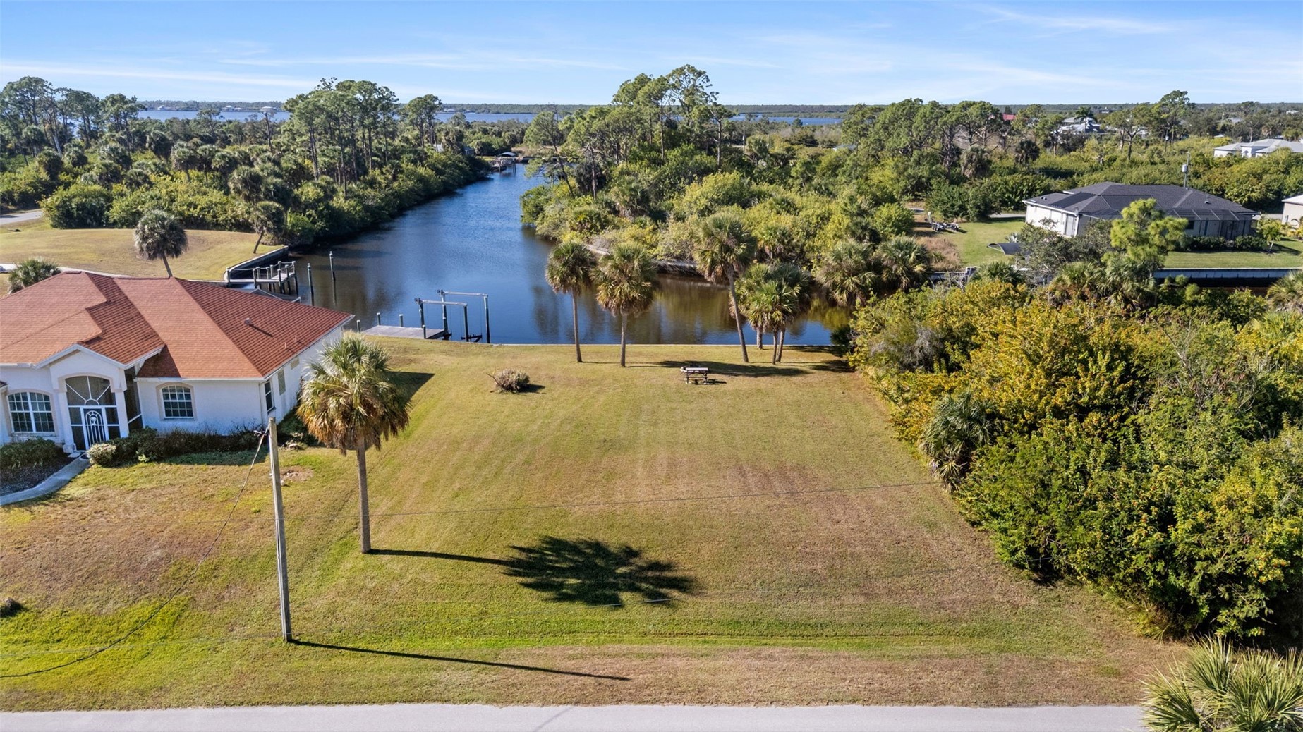 1387 GLANMORE DRIVE