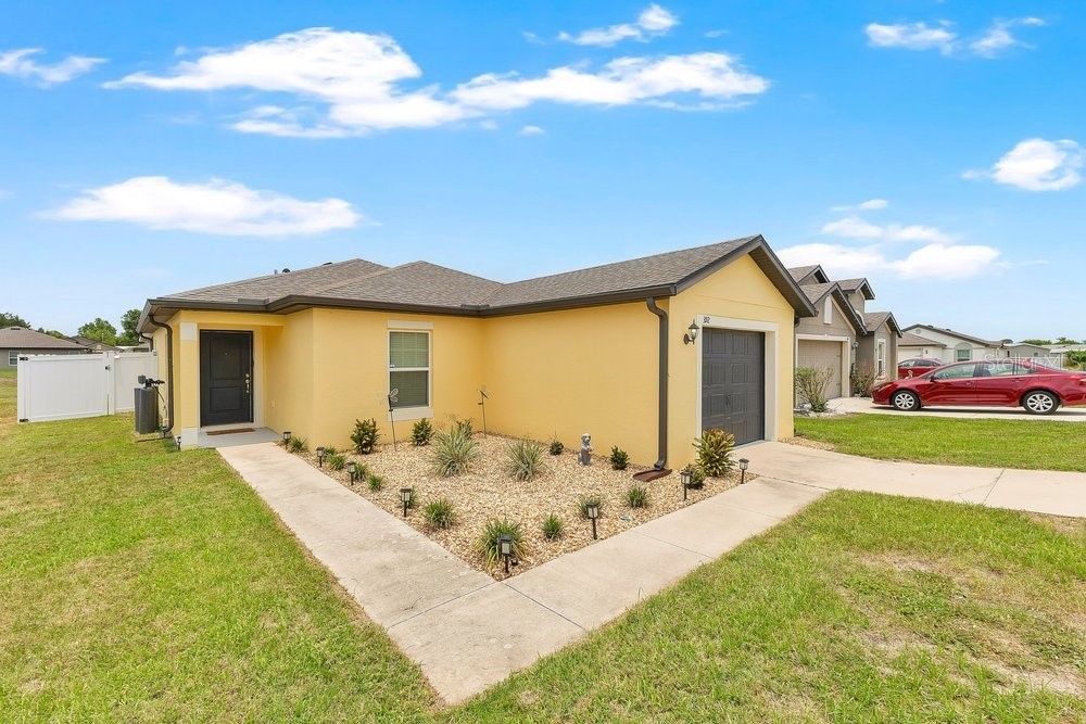 392 KENSINGTON VIEW DRIVE