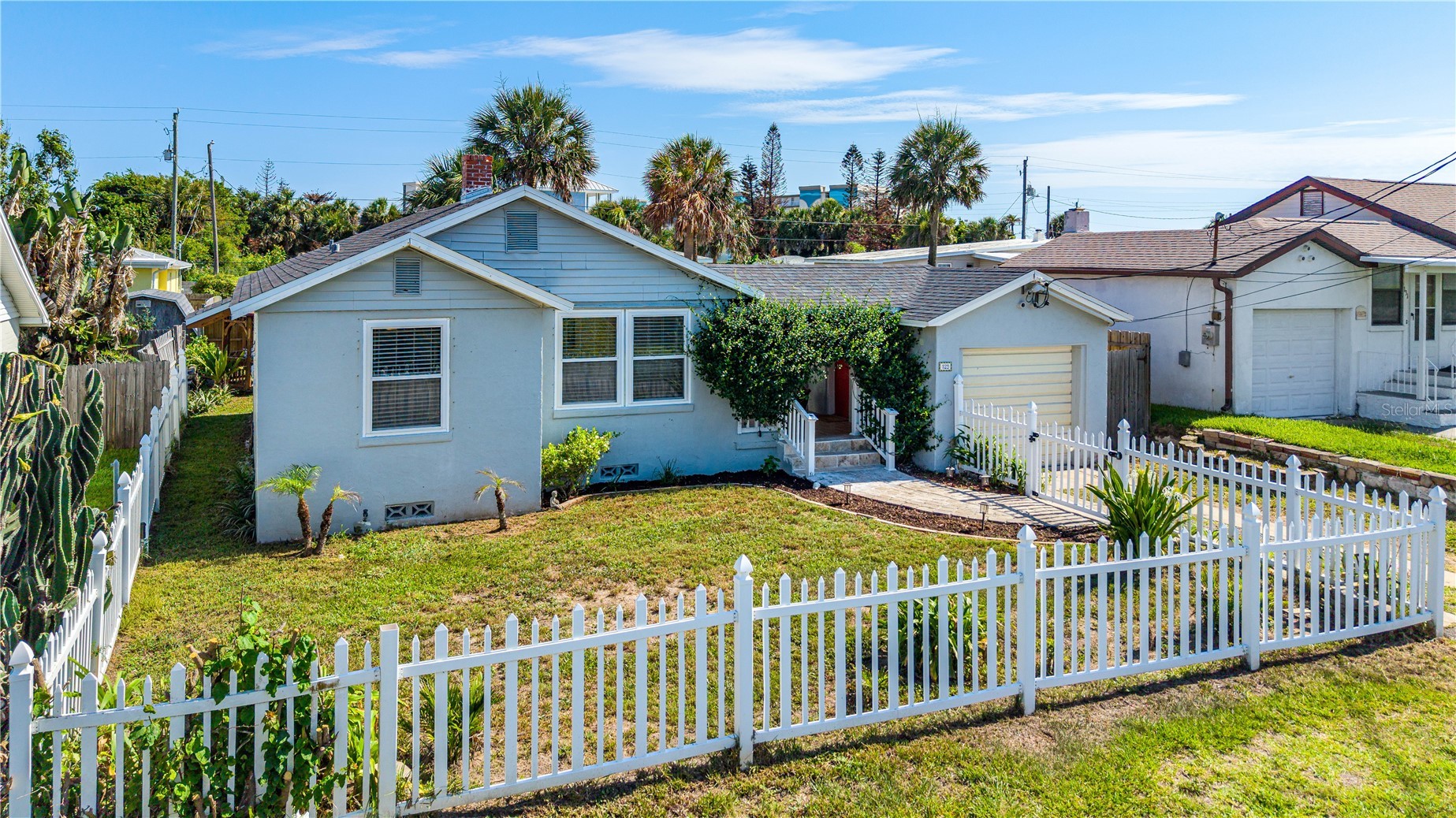 129 ROSALYN AVENUE