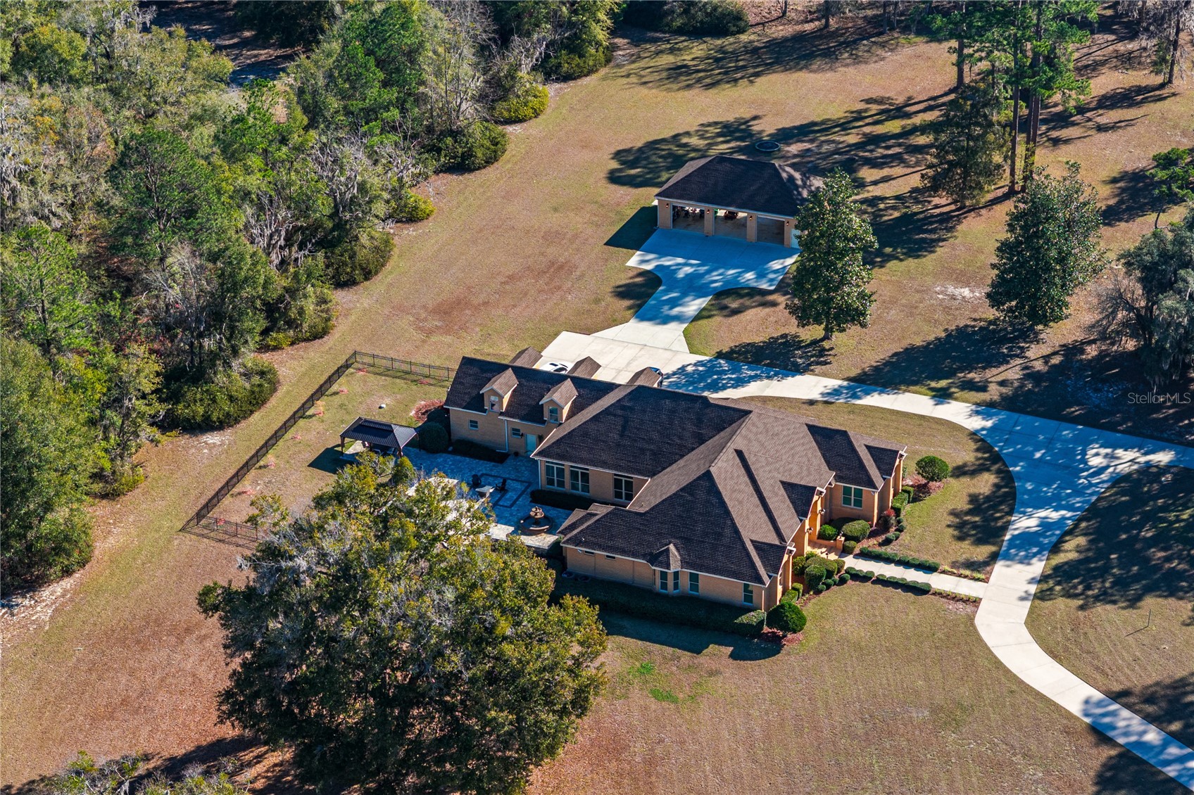 573 SE NATURE DRIVE