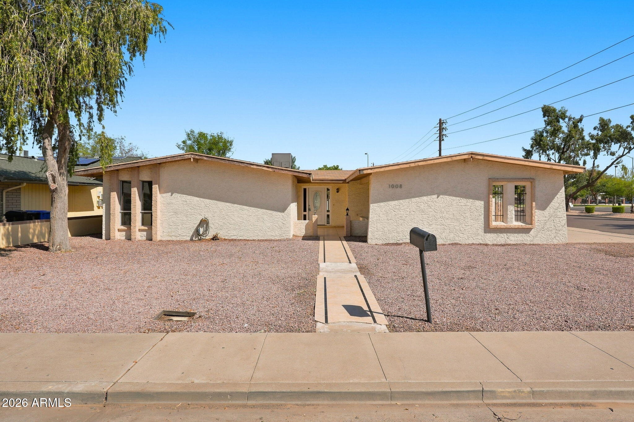 1008 W DRUMMER Avenue, Mesa, AZ 85210