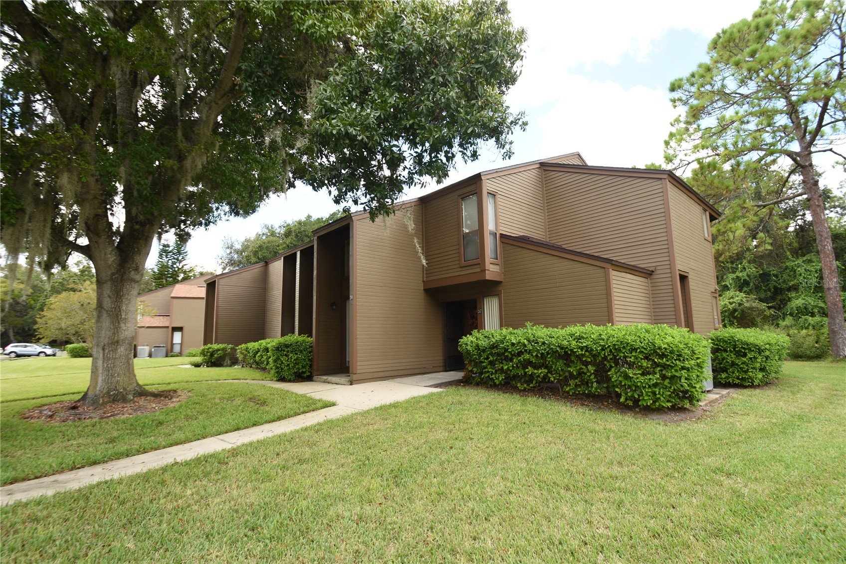 38 OXFORD LANE 38