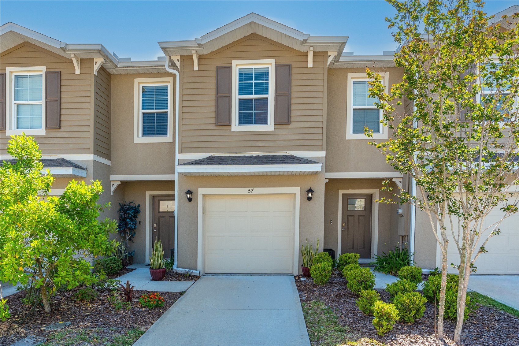 57 BELLA LAGO CIRCLE
