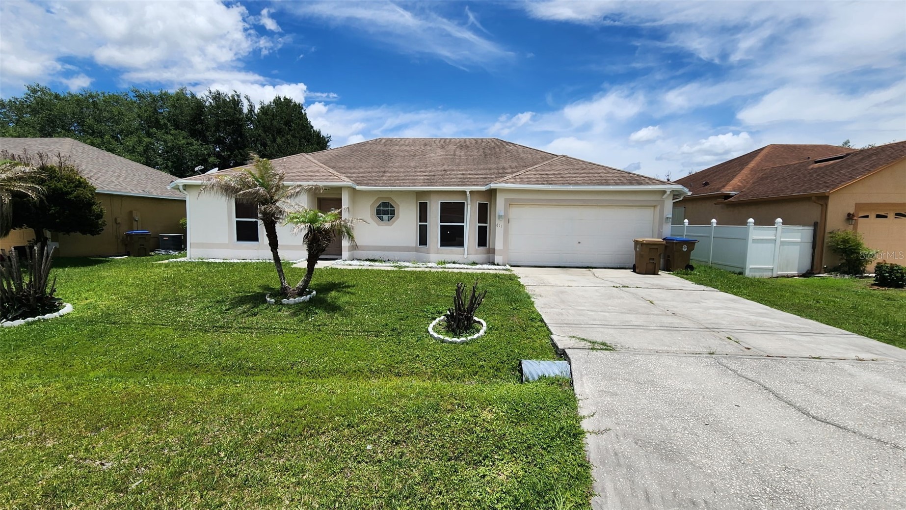 811 CARROUSEL LANE