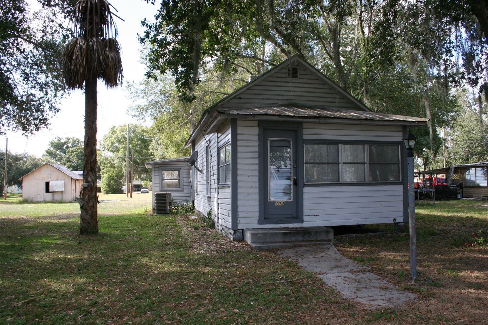 704 MISSISSIPPI AVENUE