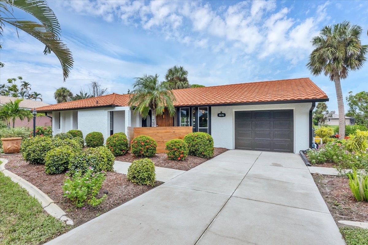 4696 POMPANO STREET