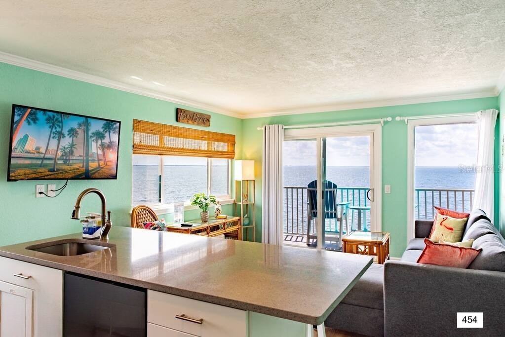 2506 N ROCKY POINT DRIVE 454