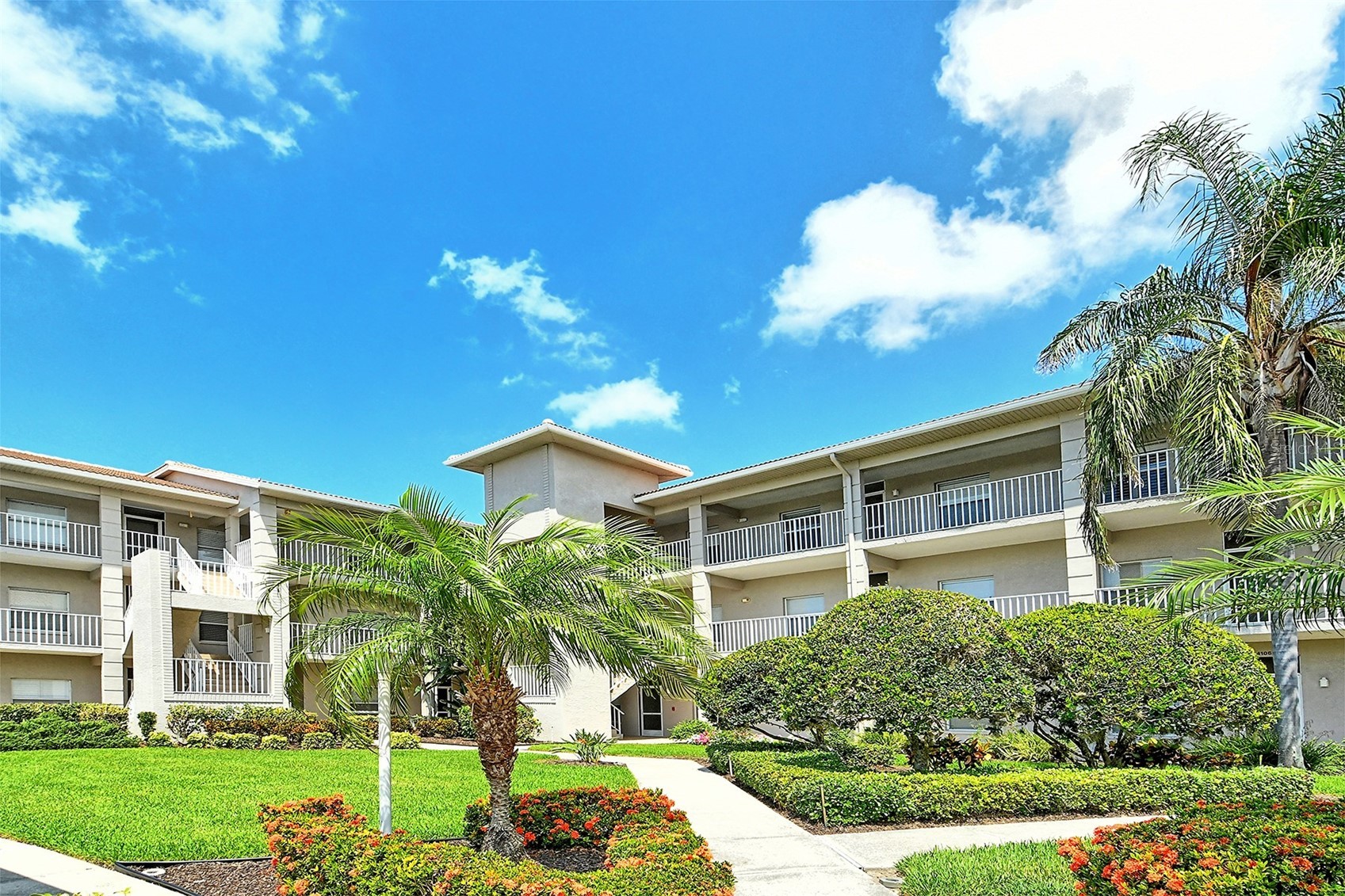 9610 CLUB SOUTH CIRCLE 4302
