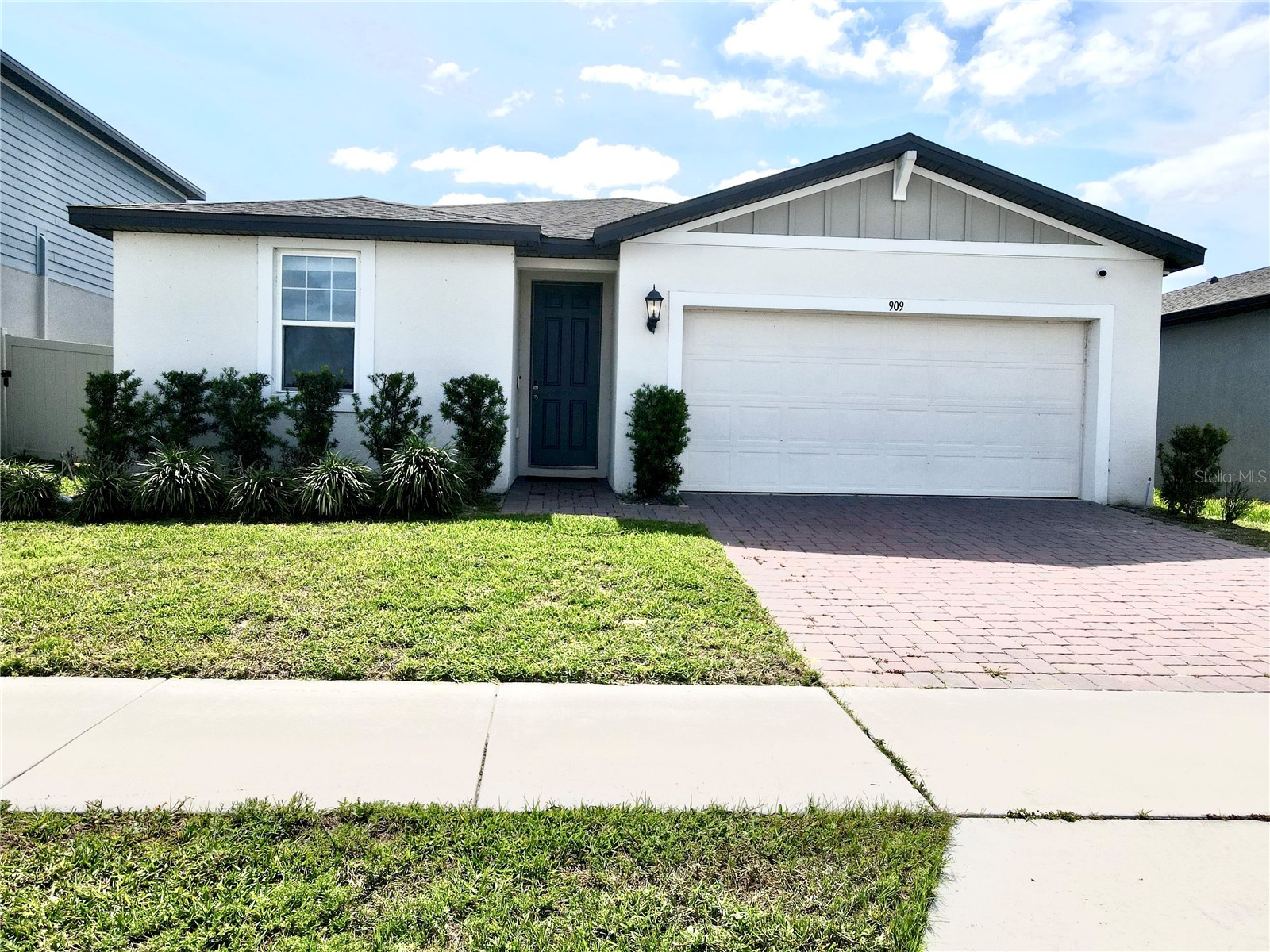 909 CAMBRIDGE DRIVE