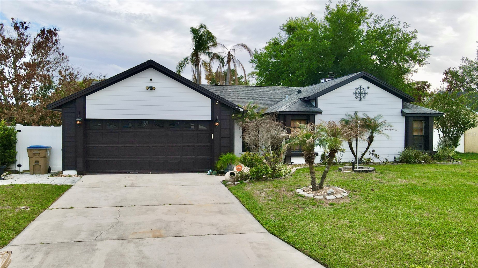 125 TEAKWOOD DRIVE