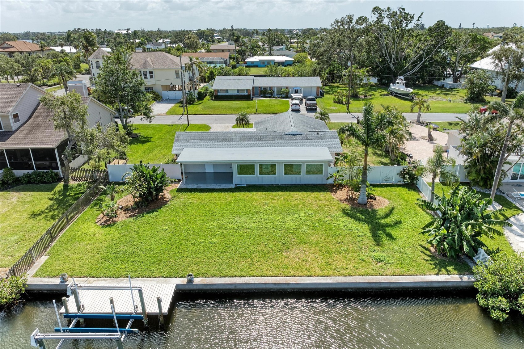 4412 DOLPHIN LANE