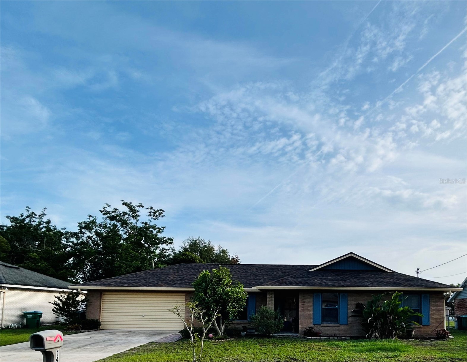 1448 E NORMANDY