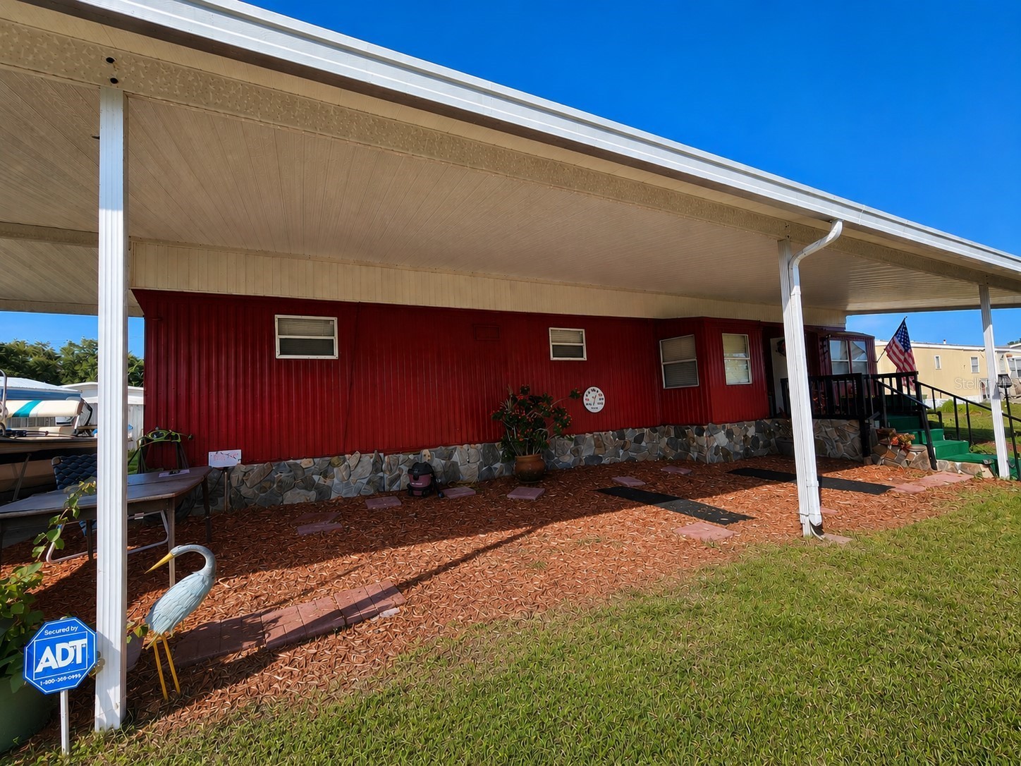 3074 LARKIN ROAD