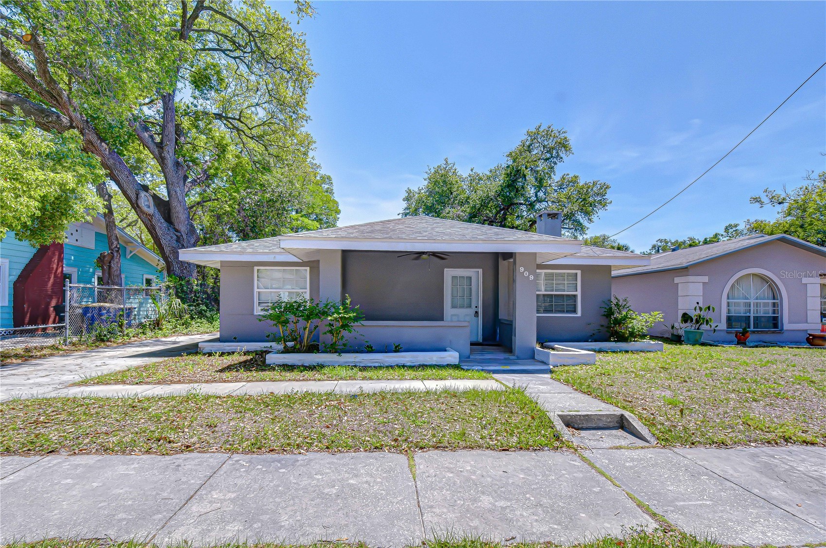 909 HART STREET