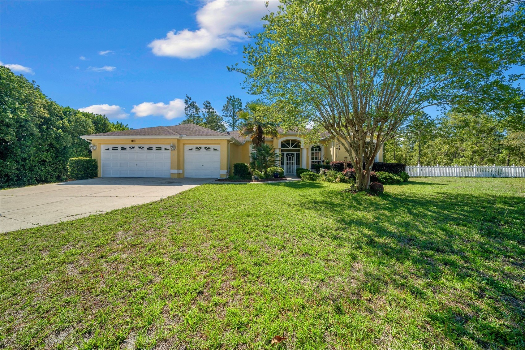 9 GREVILLEA COURT