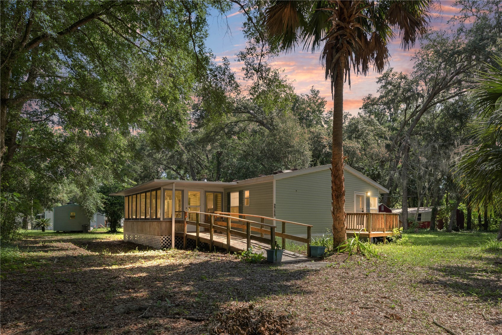 2786 NE 33RD PLACE