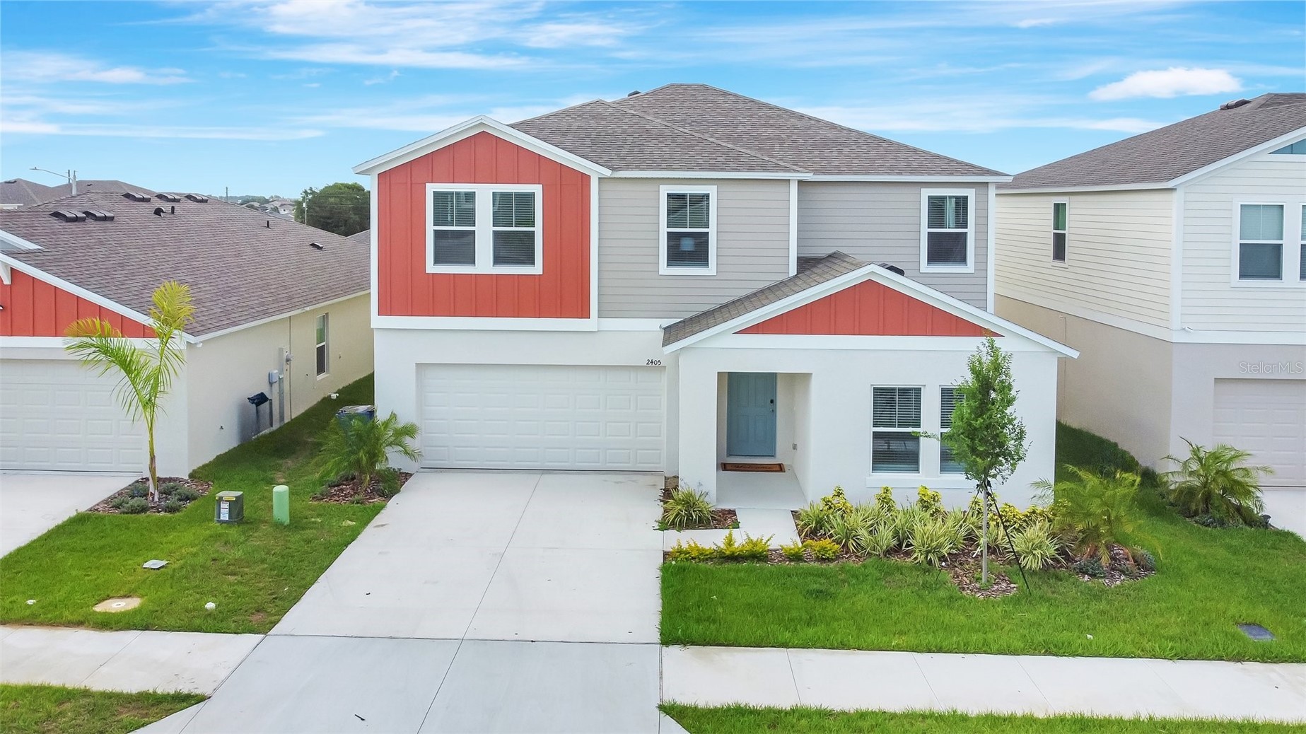 2405 OAKWOOD LANE