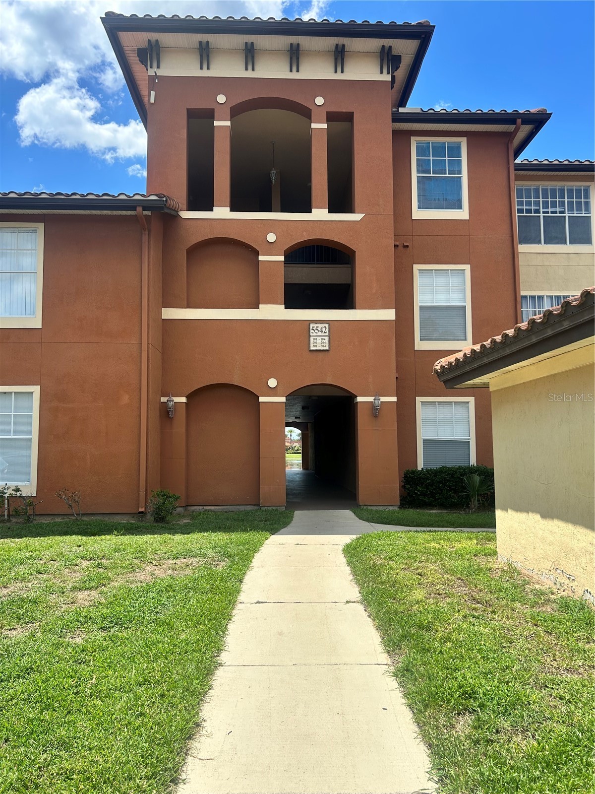 5542 METROWEST BOULEVARD 7-104