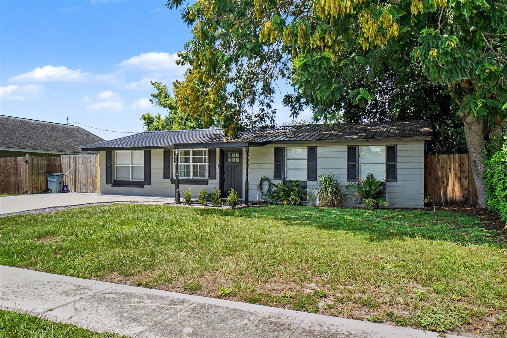 1611 SMITHFIELD CIRCLE W