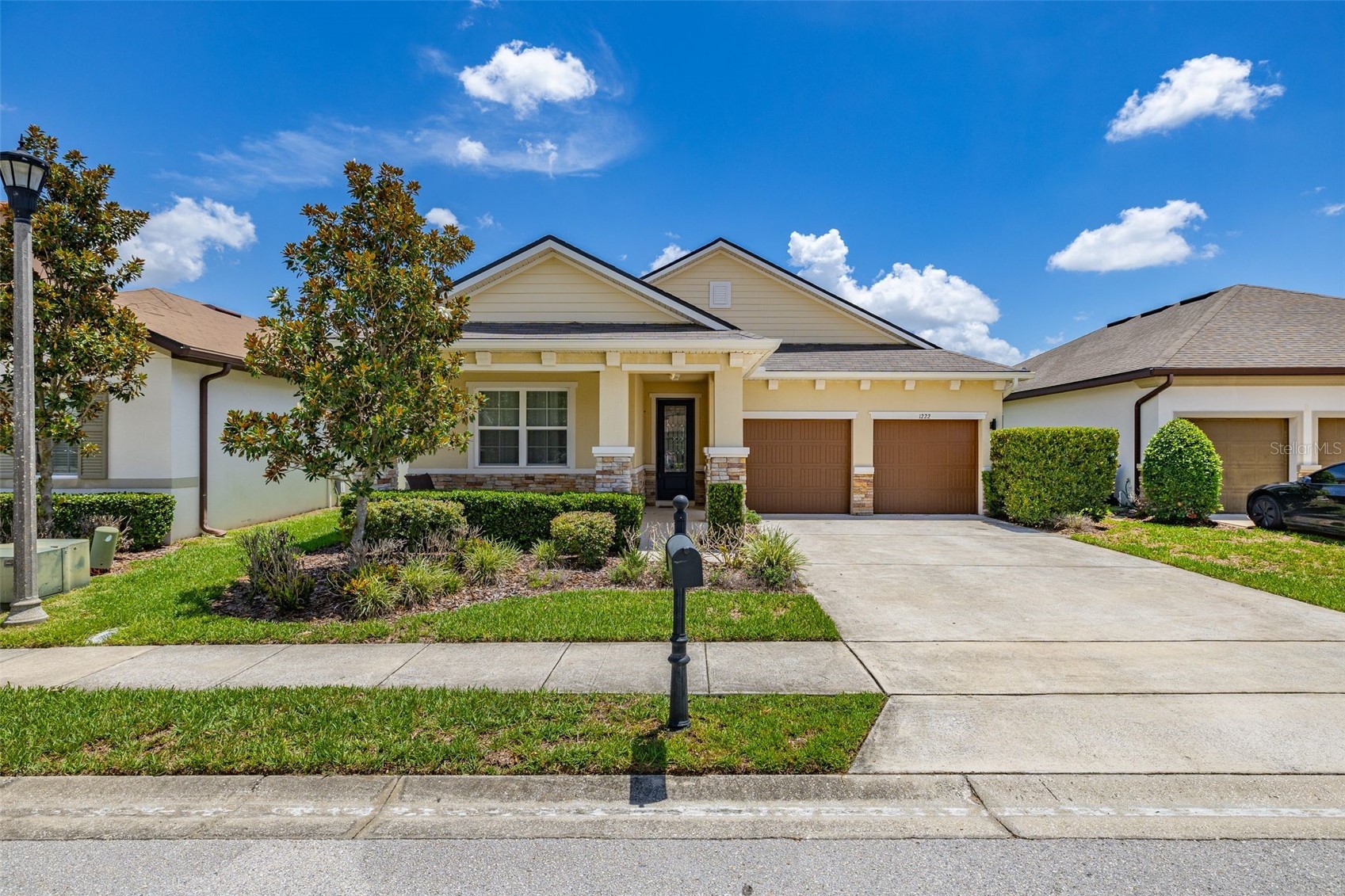 1222 YORKSHIRE COURT