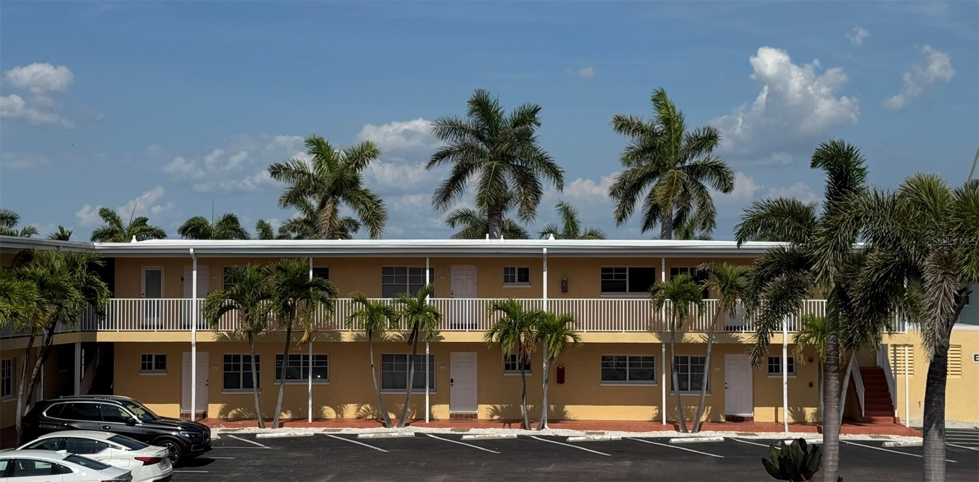 19417 GULF BOULEVARD E103