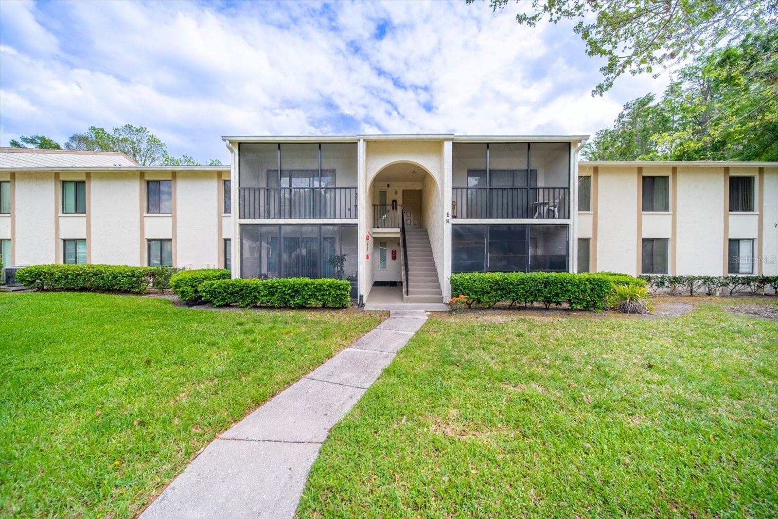 1441 PINE GLEN LANE E2