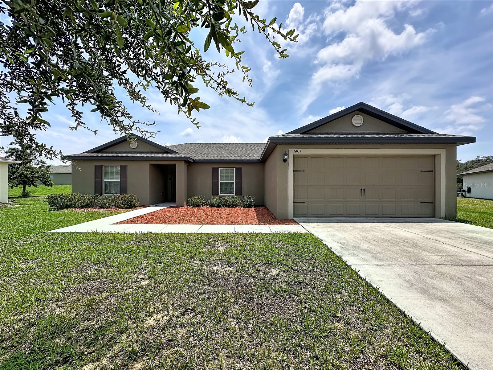 1407 HILLSBOROUGH WAY