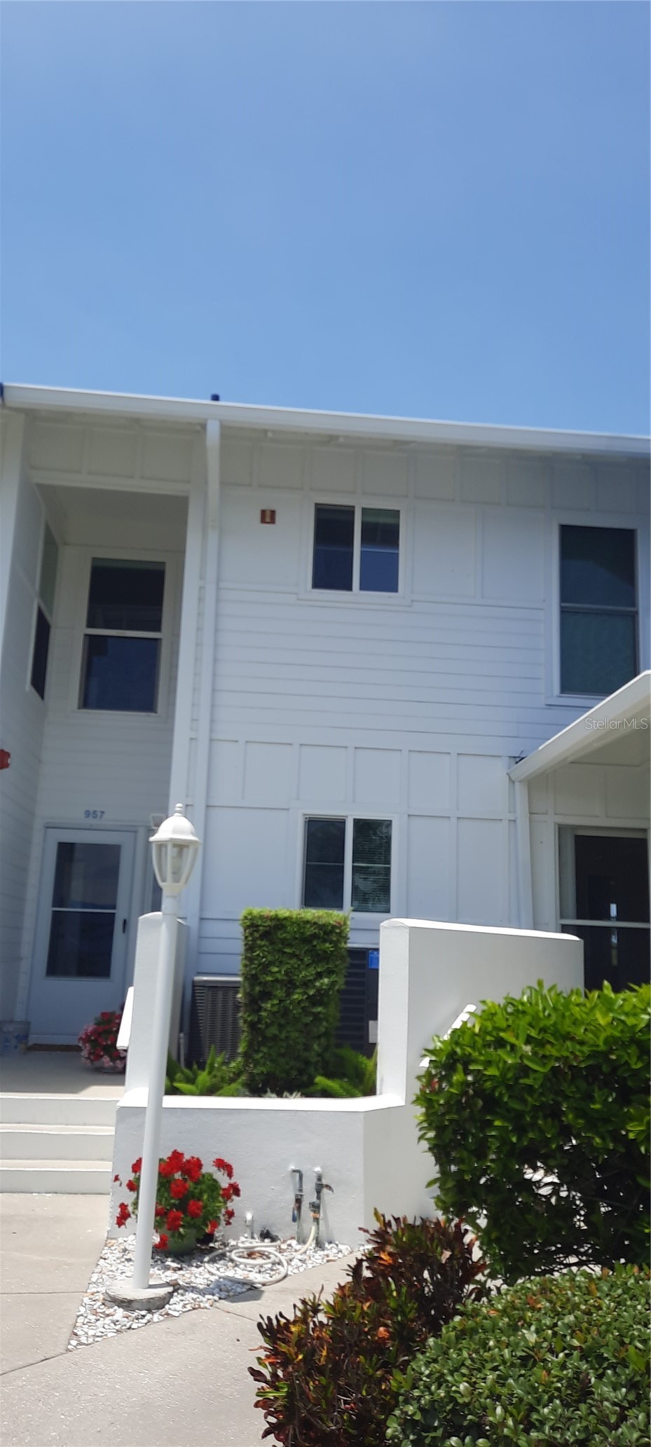 957 SANDPIPER CIRCLE 0