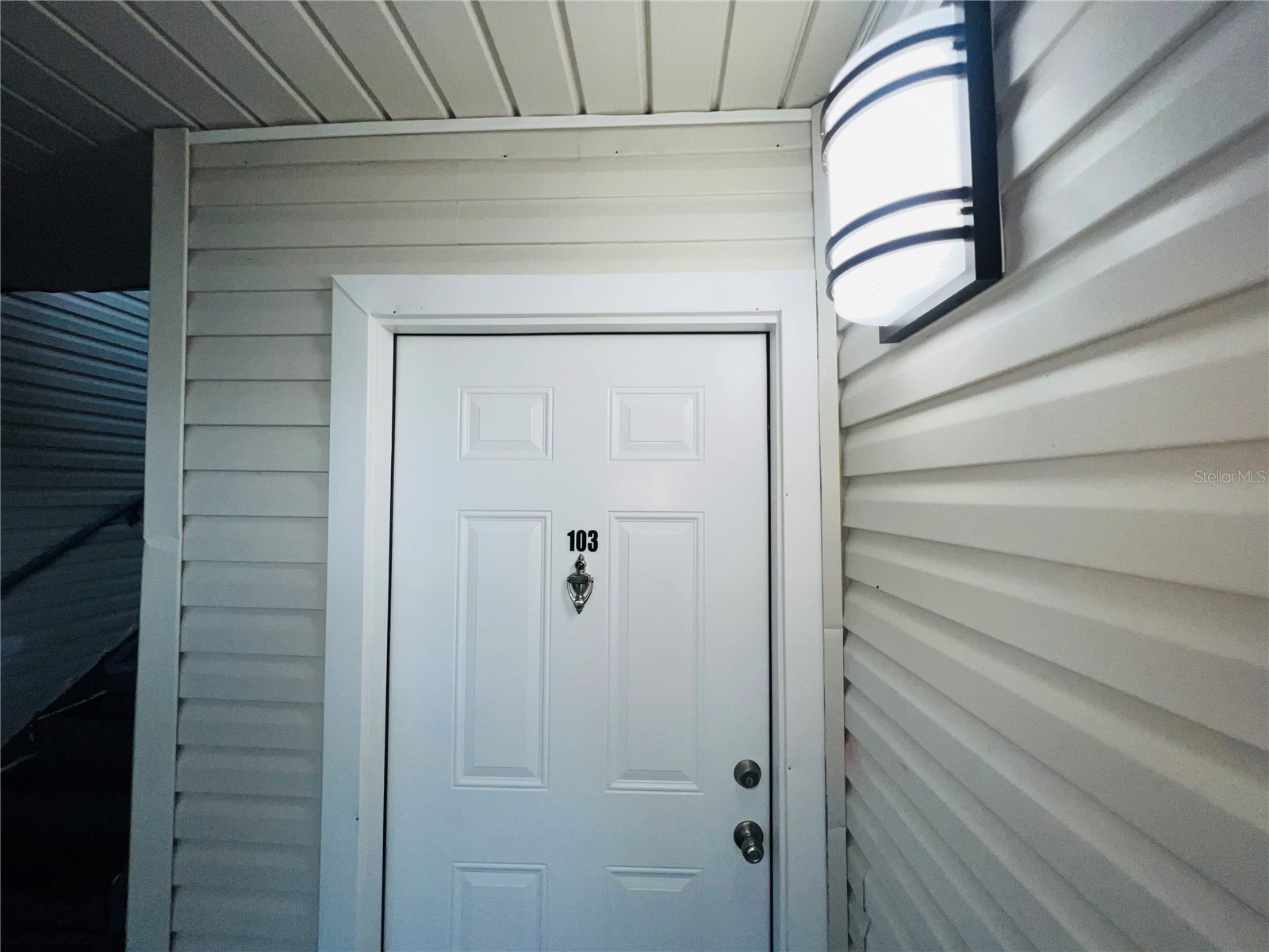 2556 WOODGATE BOULEVARD 103