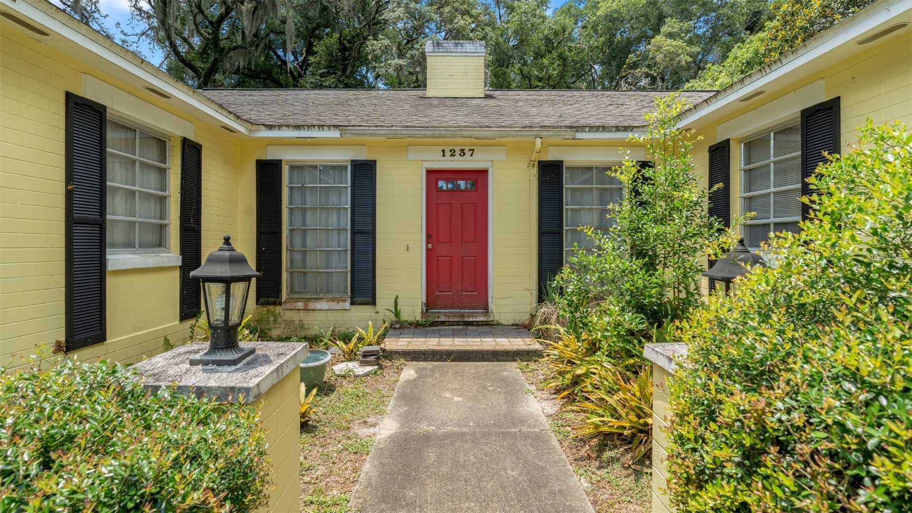 1237 CARDINAL LANE