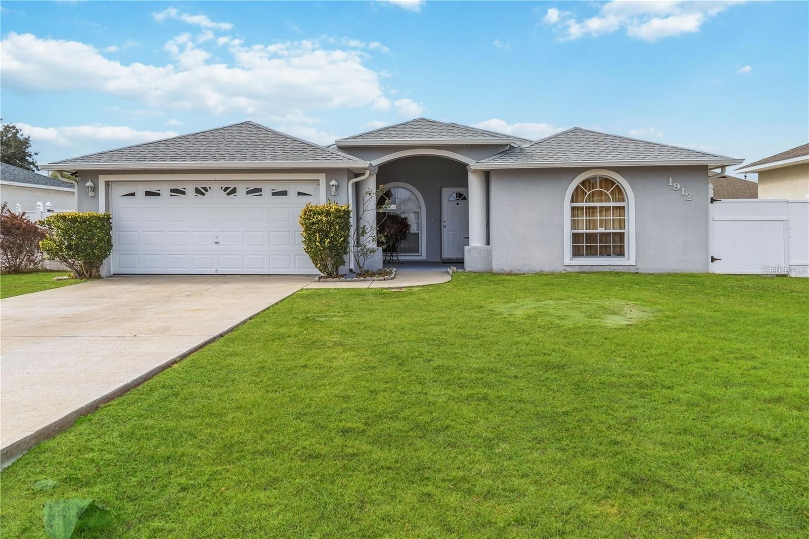 1912 MANATEE DR