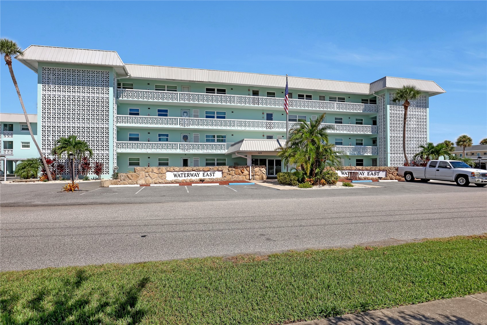 325 N CAUSEWAY D104