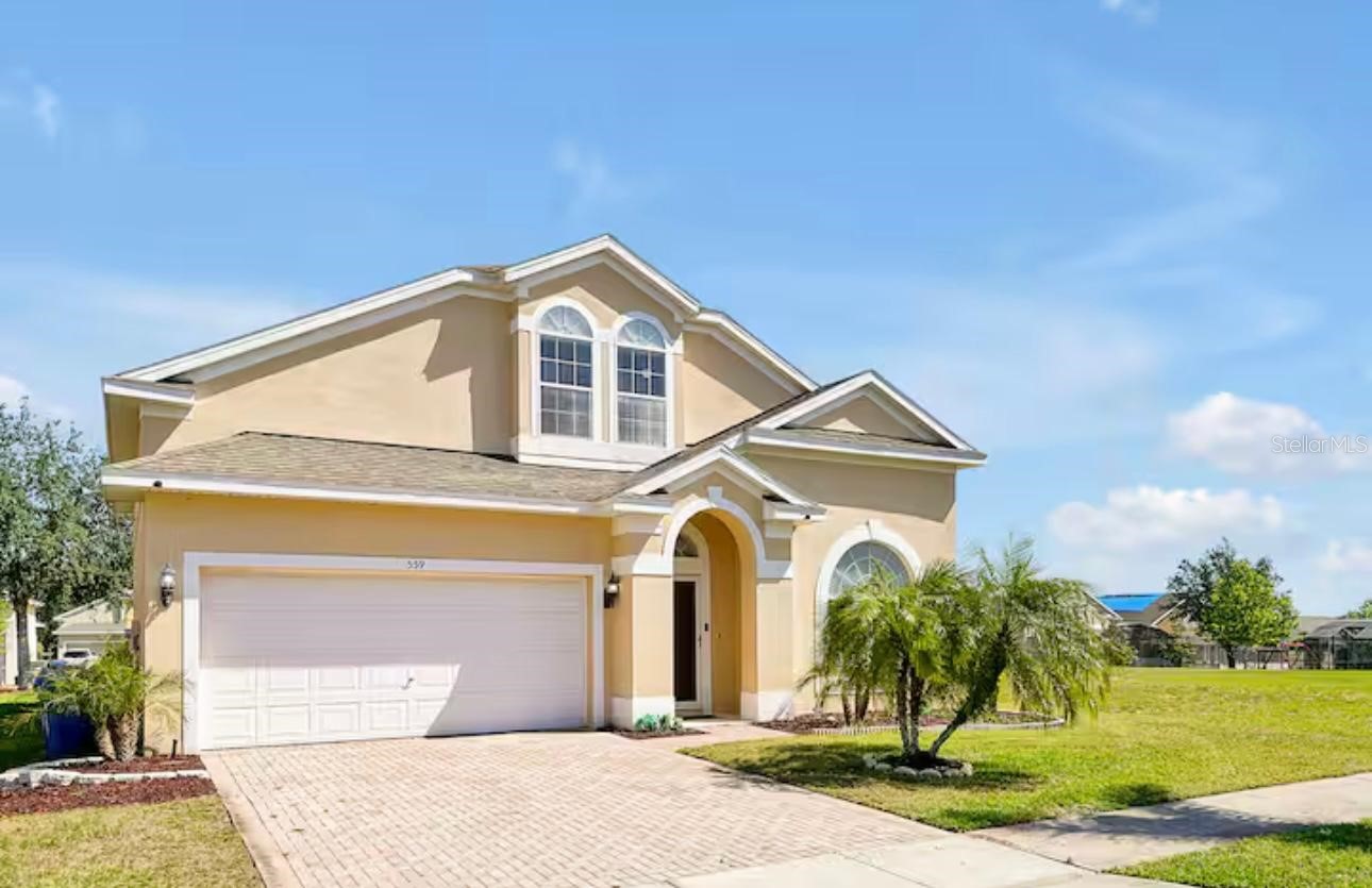 559 CADIZ LOOP