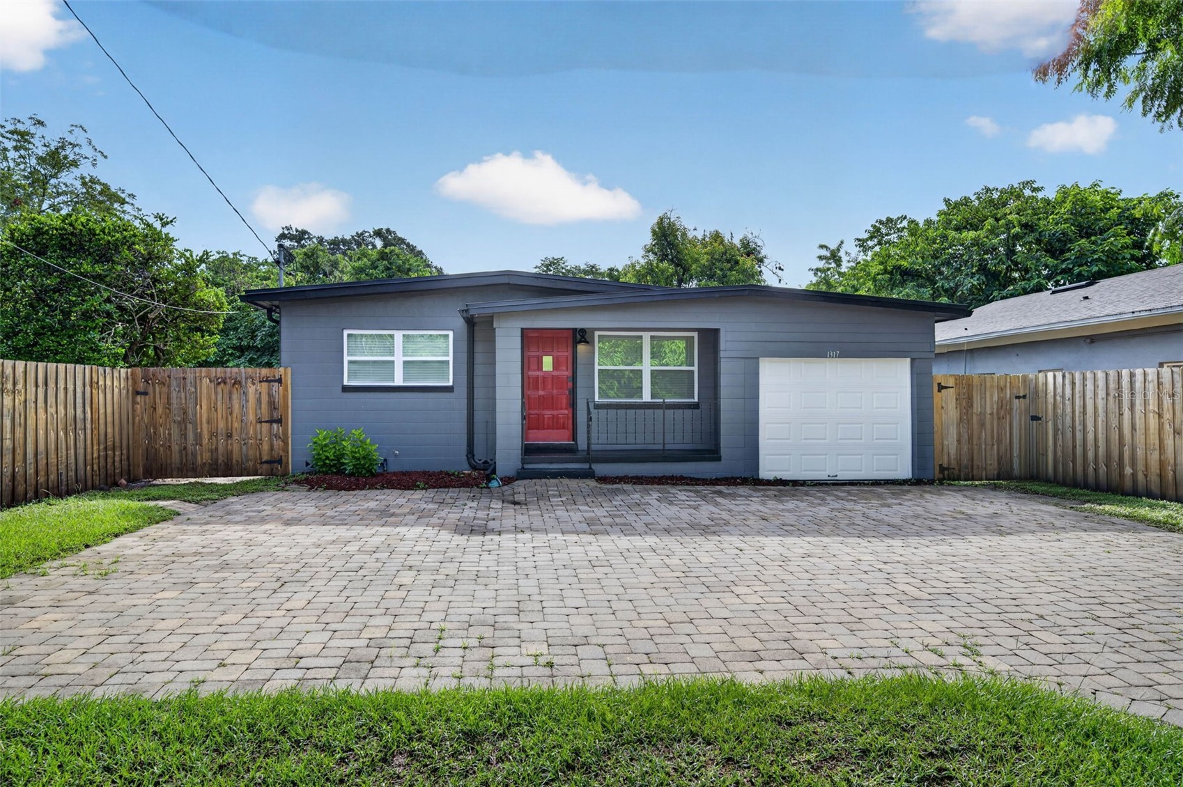 1317 CLOVERLAWN AVENUE