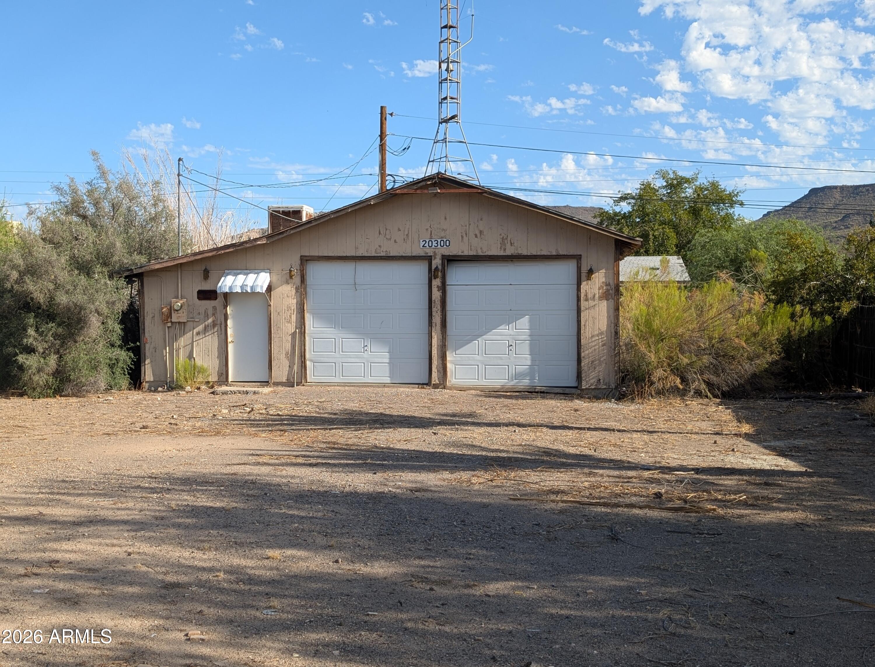 20300 E EMERALD Drive, Black Canyon City, AZ 85324