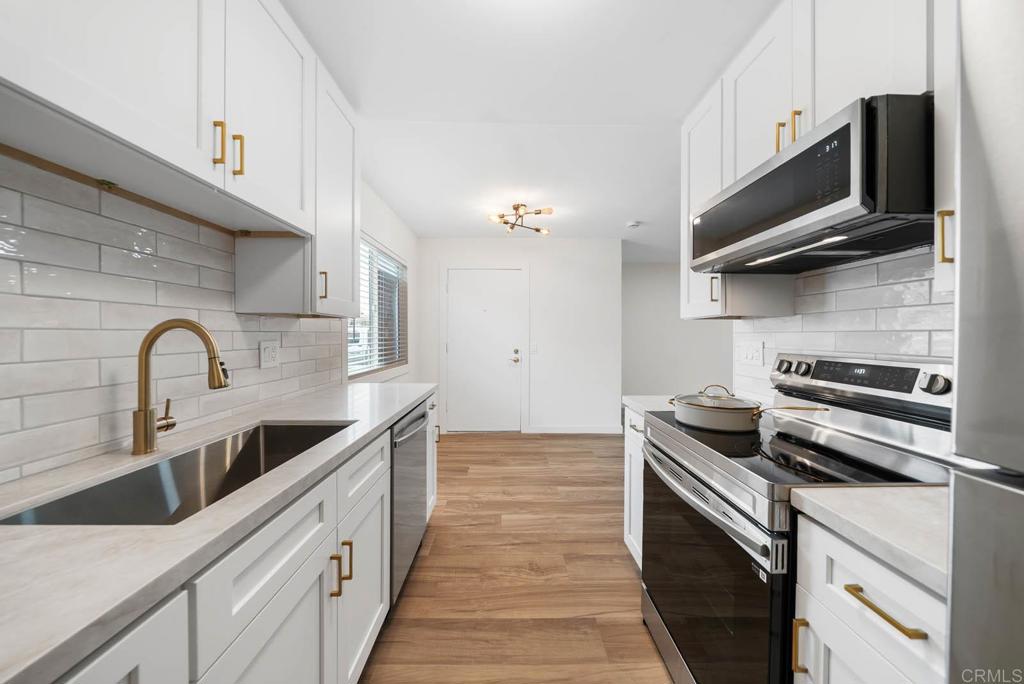 3825 Van Dyke Ave Apt 3