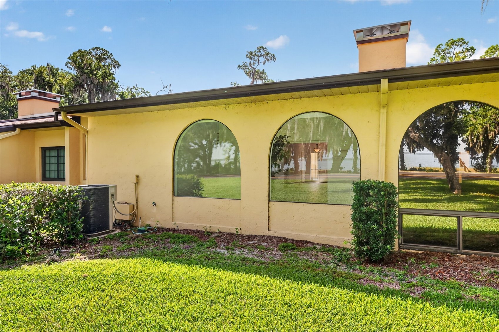 1111 LAKESHORE DRIVE C3