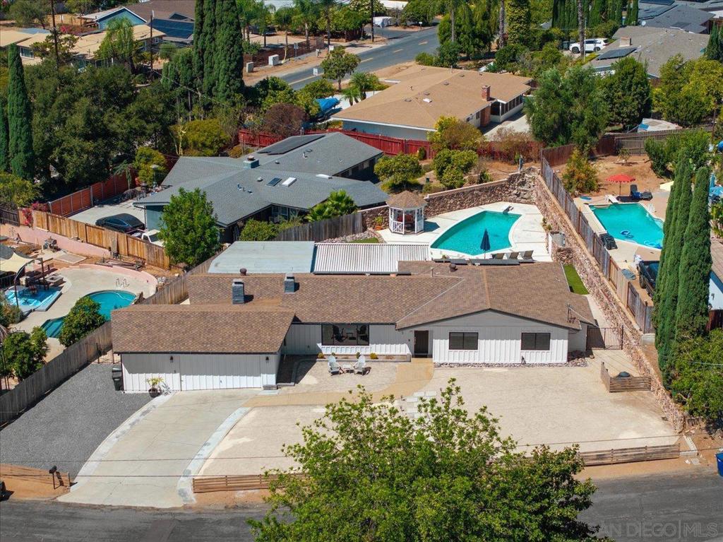2073 Ginny Ln