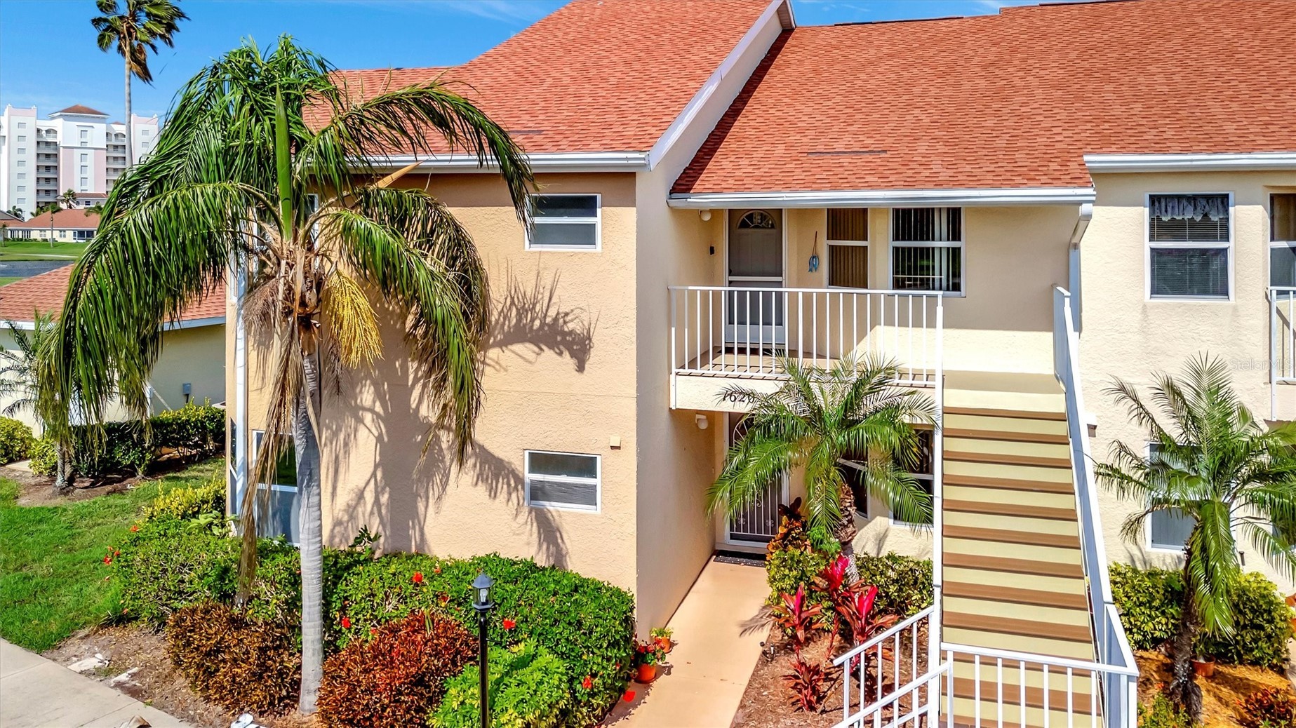 1620 FAIRWAY TRACE B