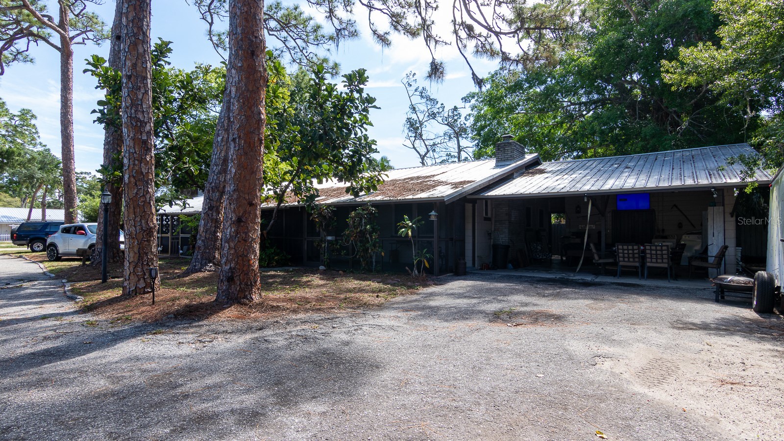 2110 PALM TERRACE