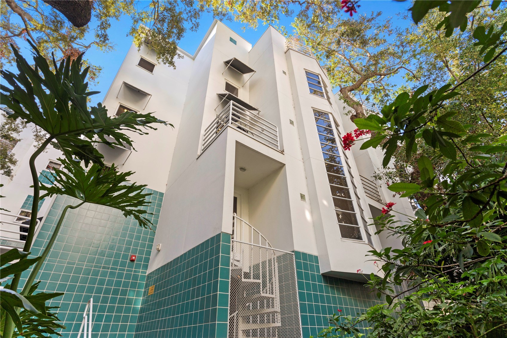 4950 BAYSHORE BOULEVARD 13C