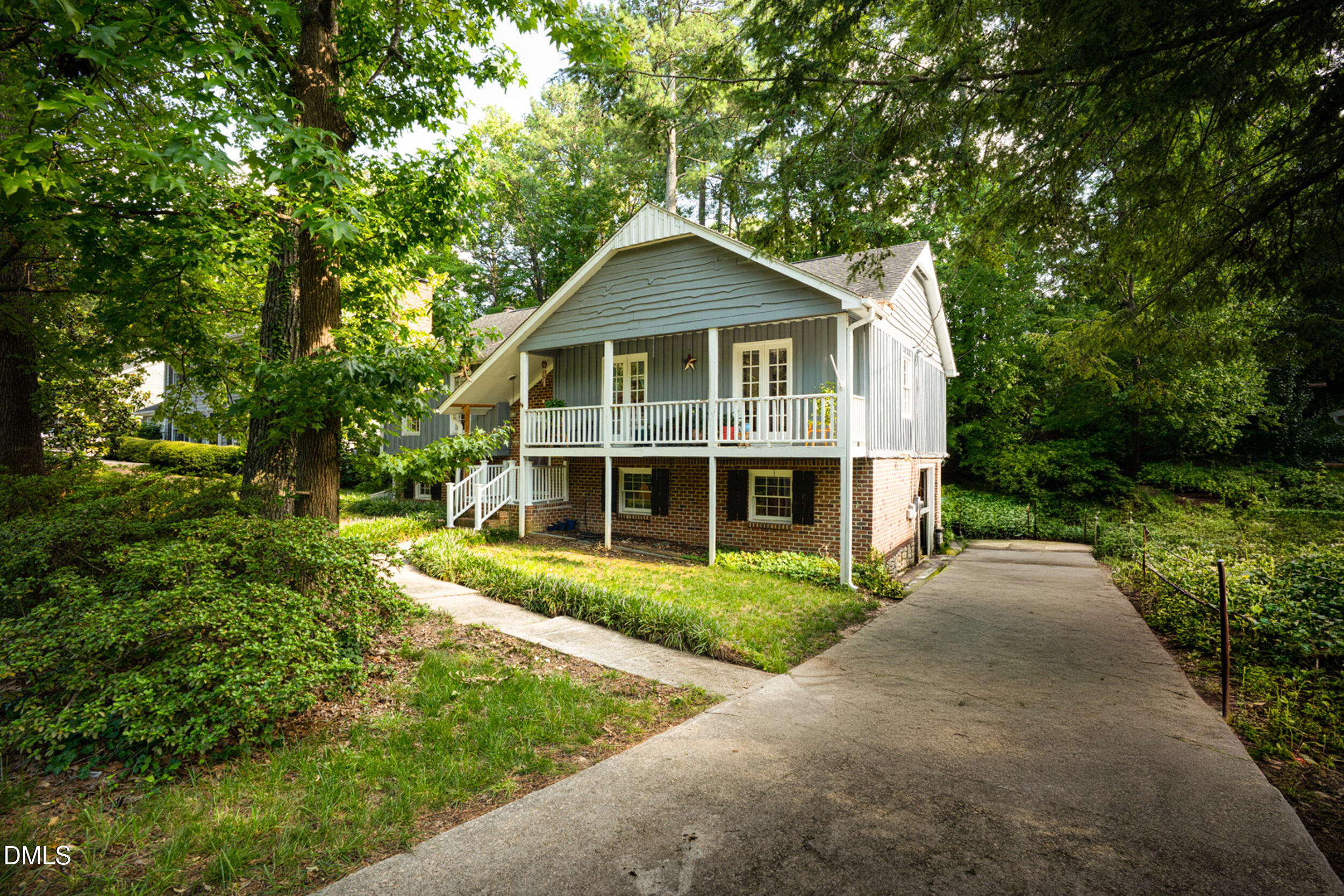 1008 E Millbrook Road, Raleigh, NC 27609