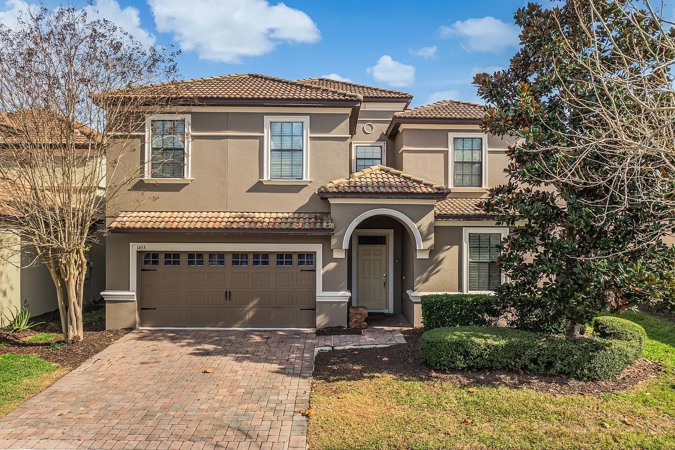 1433 THUNDERBIRD ROAD